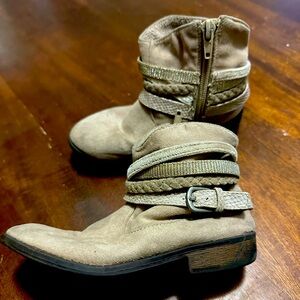 Size 10 Olive & Edie Toddler Boots